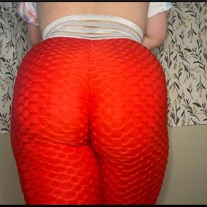 TikTok style leggings. Flattering! Stretchy!